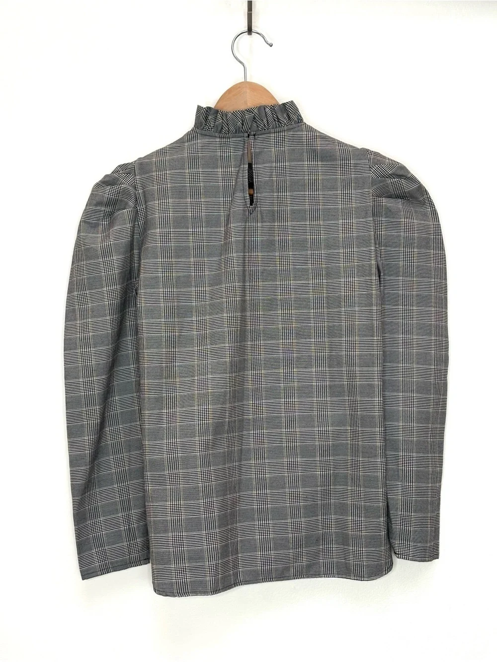 Zara Glen Plaid Ruffle Neck Blouse Size XS Puff Sleeve Cottagecore Black White